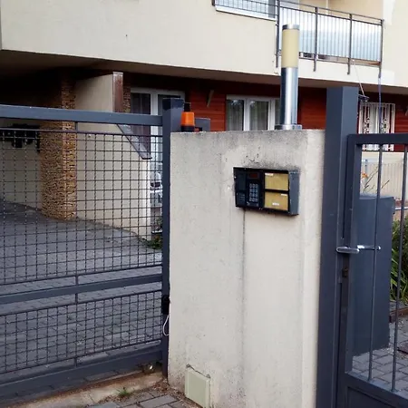Appartamento Cool & Pool Apartman Balatonfüred