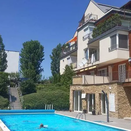 Appartamento Cool & Pool Apartman *