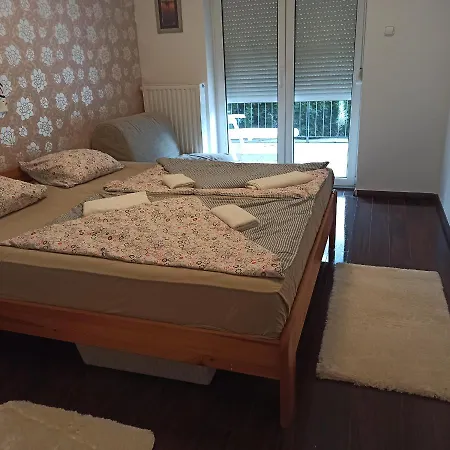 Cool & Pool Apartman Appartamento